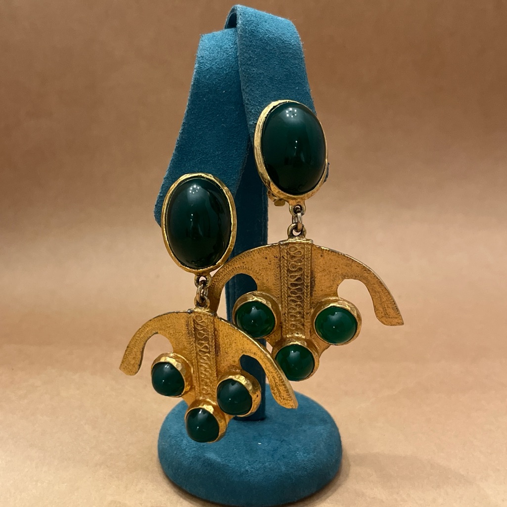 Alexis Kirk Signed Etruscan Style Earrings Gold Tone Green Cabochons Clip On